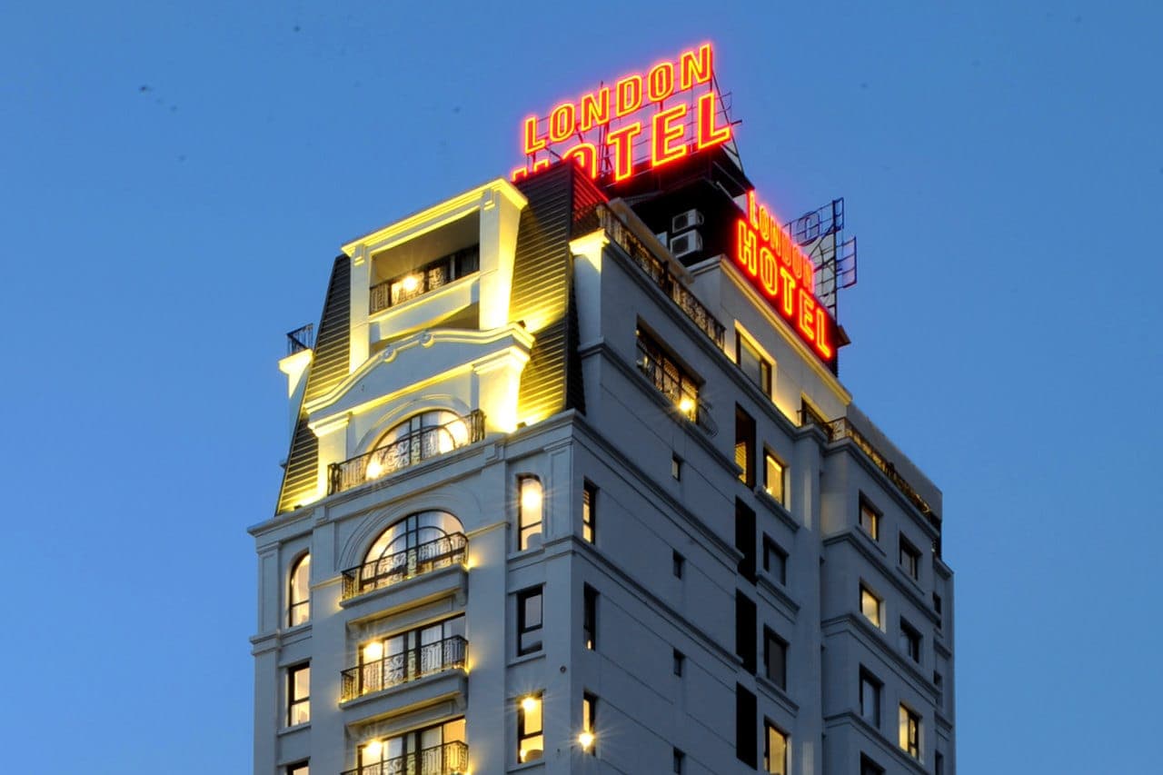 런던 호텔 하노이 야경 외관과 옥상 LONDON HOTEL 간판